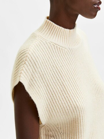 SELECTED FEMME Knitted Vest in Beige