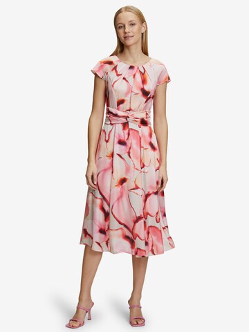 Robe de cocktail Betty Barclay en rose : devant