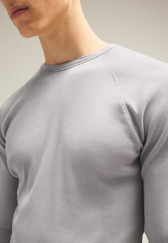 Maglietta di Bershka in grigio