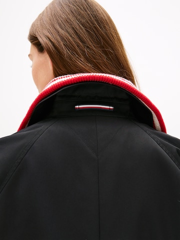 TOMMY HILFIGER Φθινοπωρινό και ανοιξιάτικο μπουφάν σε μαύρο