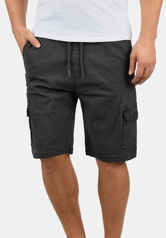 INDICODE JEANS Regular Cargoshorts 'Frances' in Schwarz: predná strana