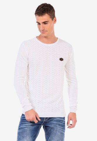 Pull-over CIPO & BAXX en blanc : devant