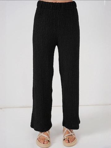 Completo pantalone di Bigdart in nero