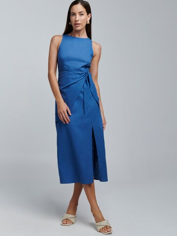 Robe 'SHAY' BWLDR en bleu