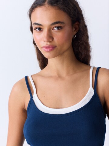 Next Top in Blau