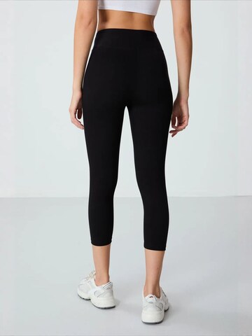 Skinny Leggings 'Gamaschen' di Tommy Life in nero