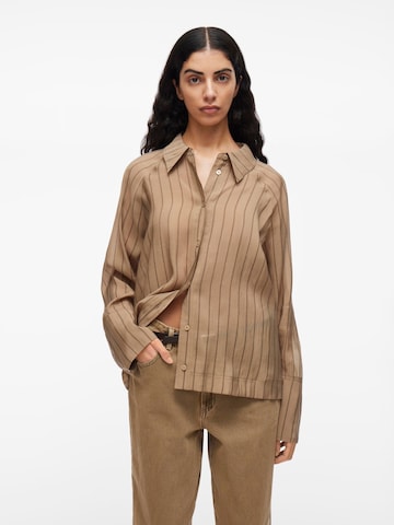 ROUGE EDIT Blouse in Brown: front