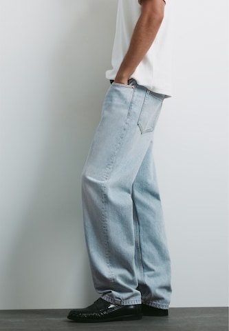 Pull&Bear Loose fit Jeans in Blue