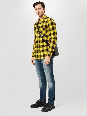 Regular fit Camicia di Urban Classics in giallo