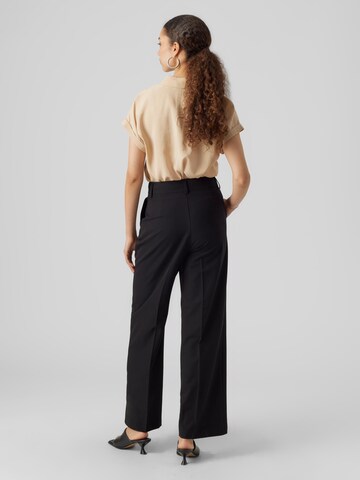 Wide Leg Pantalon à plis 'ZELDA' VERO MODA en noir