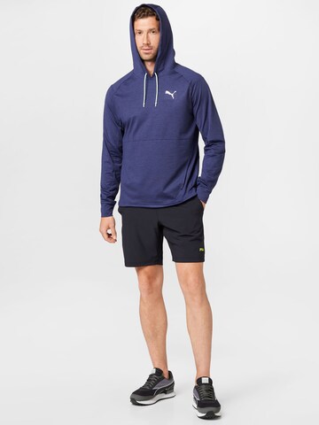 PUMA - Sweatshirt de desporto em azul