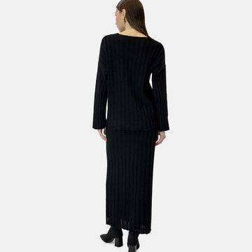 Elara Workwear in Black