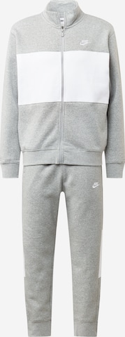 Nike Sportswear Joggingpak in Grijs: voorkant