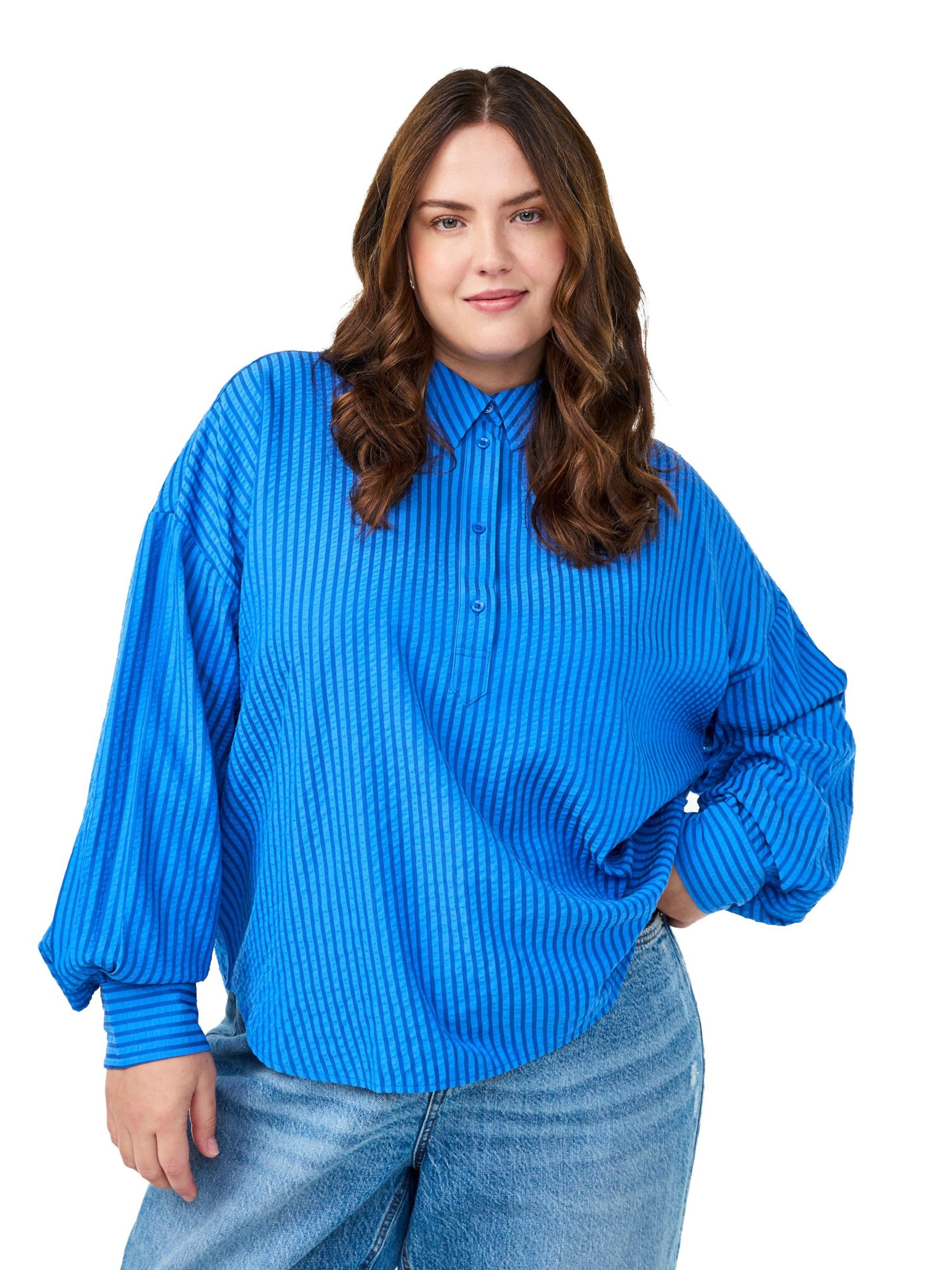 Zizzi Blouse 'MANAVAS' in Blauw: voorkant