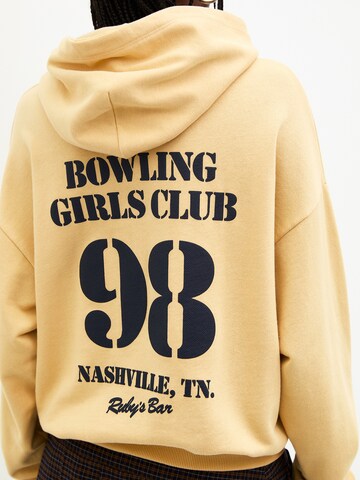 Pull&Bear Sweatshirt in Gelb