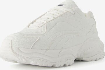 Bershka Sneakers in White: front