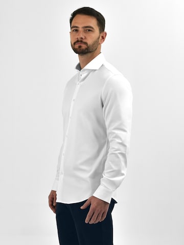 Vercate - Slim Fit Camisa clássica 'No. 28' em branco