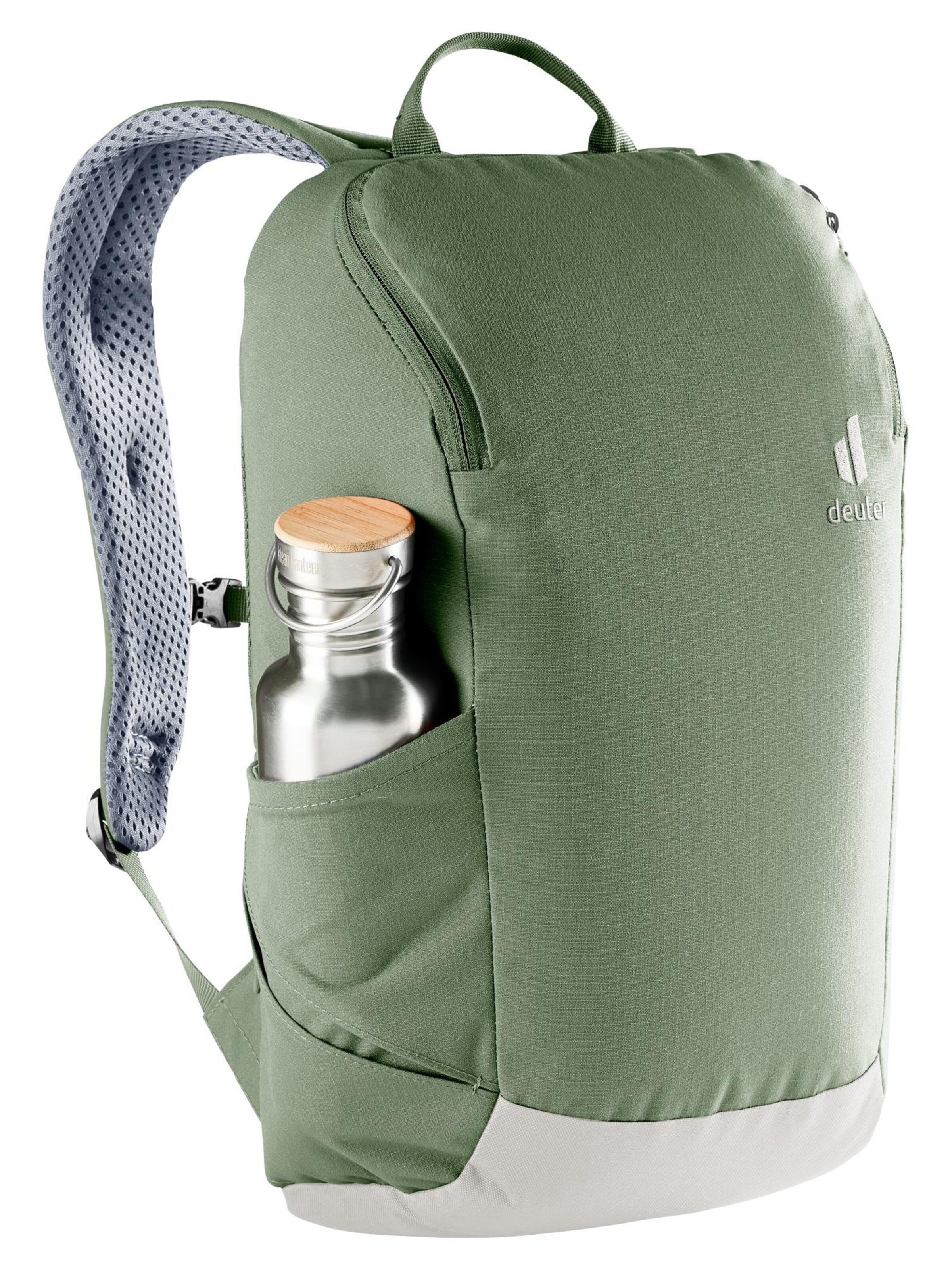 DEUTER Backpack in Green