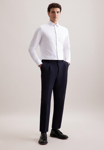 Coupe slim Chemise business 'Schwarze Rose' SEIDENSTICKER en blanc