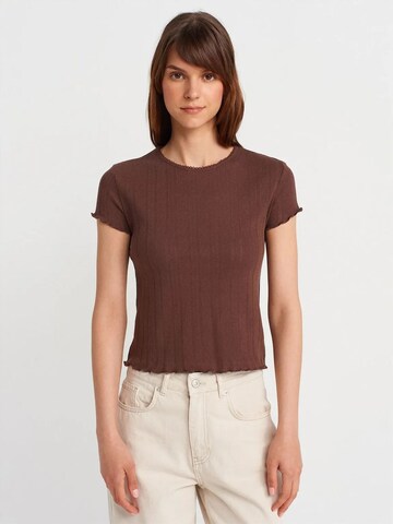 Dilvin Shirt in Brown: front