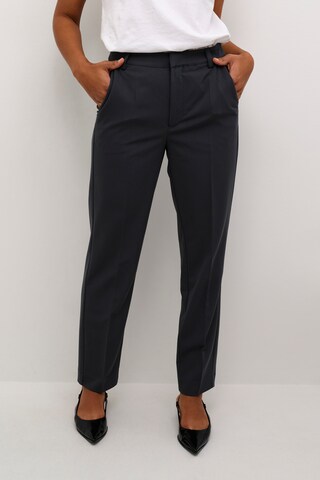Regular Pantalon à plis 'Sakura' Kaffe en noir