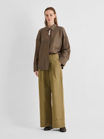 Wide leg Pantaloni con pieghe di ROUGE EDIT in marrone