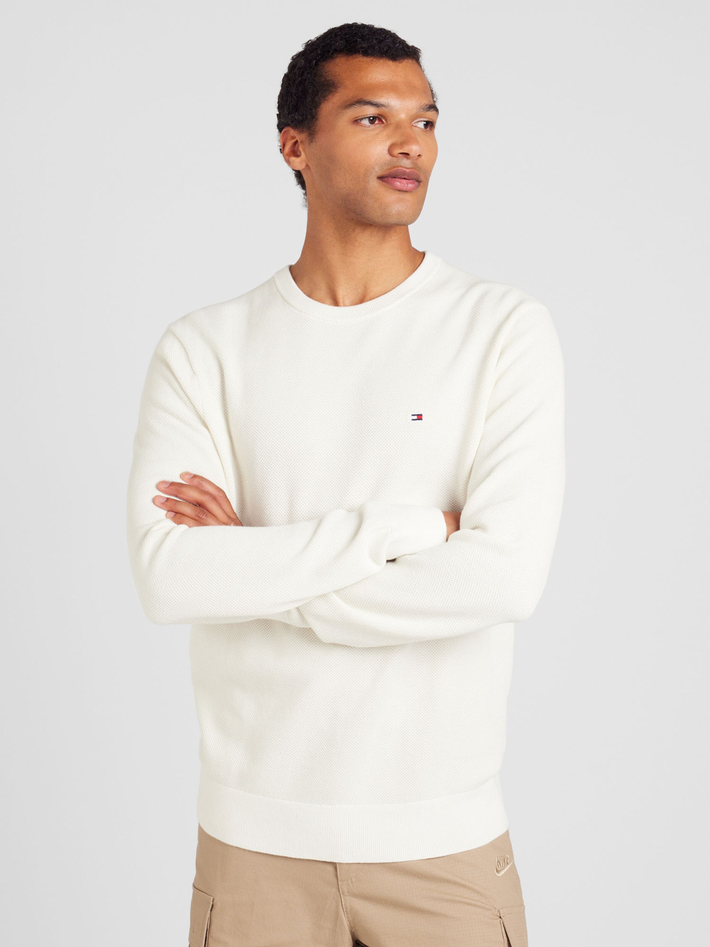 TOMMY HILFIGER Sweater Essential in White ABOUT YOU