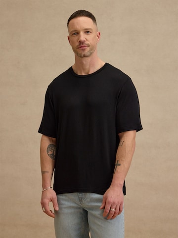 DAN FOX APPAREL Футболка 'Jayden' в Черный: спереди