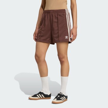 ADIDAS ORIGINALS Loosefit Shorts 'Firebird' in Braun: Vorderseite