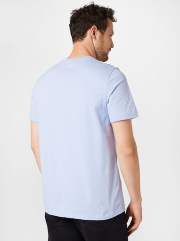 Nike Sportswear Performance Shirt in Blue