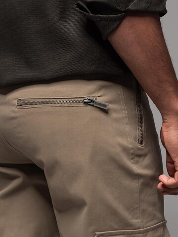 Ombre Regular Trousers in Green