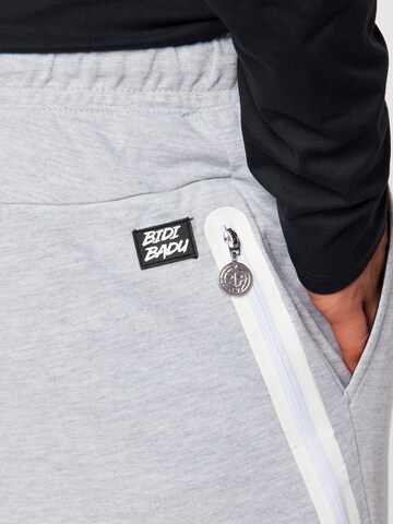 BIDI BADU Zúžený Sportovní kalhoty 'Matu' – šedá