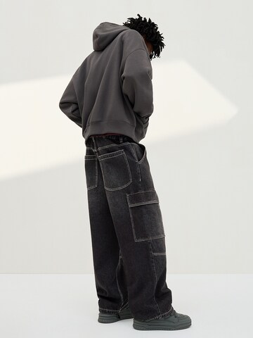 Bershka Baggy Cargo Jeans in Black