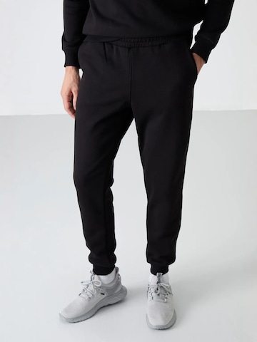 Tommy Life Joggingpak in Zwart