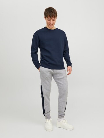 JACK & JONES Tapered Byxa 'Will Reid' i grå