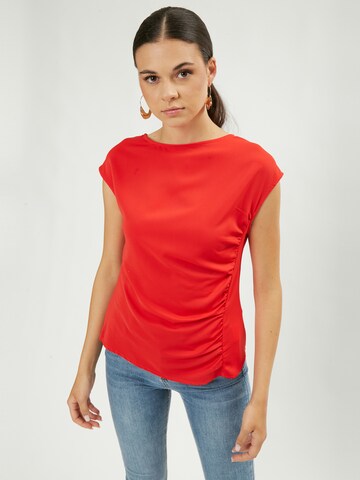 Influencer Top in Rood: voorkant