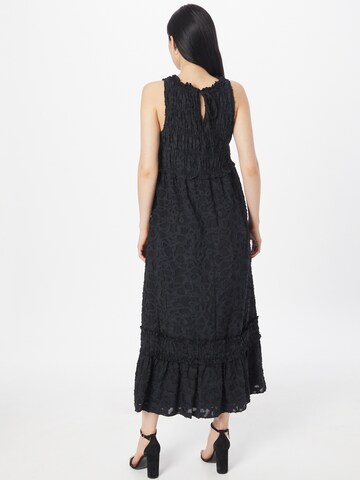 Rochie de la Club Monaco pe negru