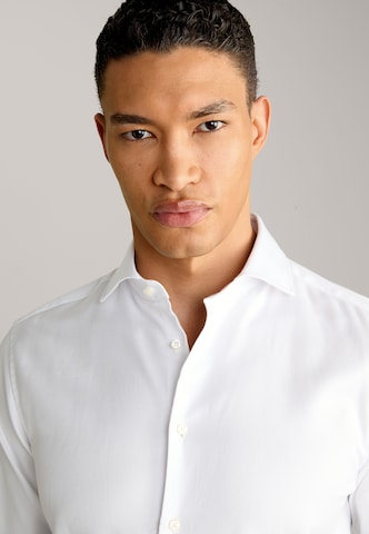 Coupe slim Chemise business 'Panko' JOOP! en blanc