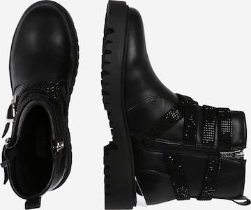 Botine de la GUESS pe negru