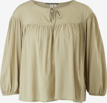 QS - Blusa em verde: frente