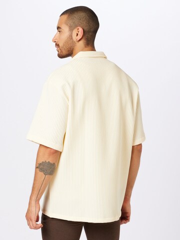TOPMAN Comfort Fit Skjorte i beige