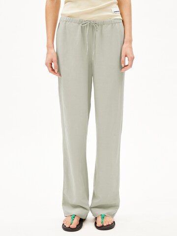 ARMEDANGELS Loose fit Trousers in Green: front