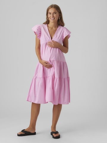 Robe d’été Vero Moda Maternity en rose : devant