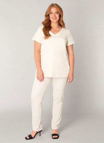BASE LEVEL CURVY T-Shirt in Beige