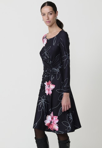 KOROSHI Jurk in Zwart