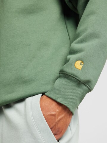 Carhartt WIP Sweatshirt 'Chase' in Green