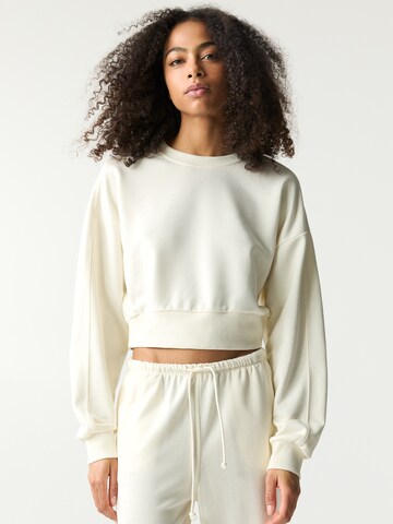 Pull&Bear Sweatshirt in Geel: voorkant