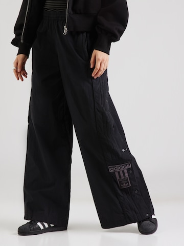 ADIDAS ORIGINALS - Pierna ancha Pantalón 'ADIBREAK' en negro: frente
