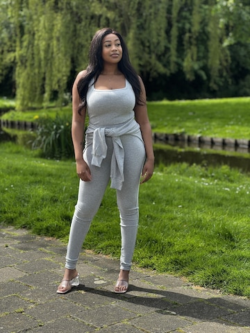 Mowi Fit Tracksuit in Grey