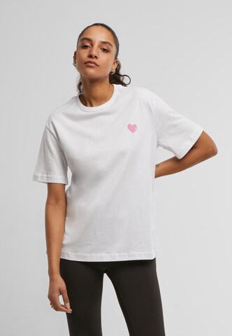 Maglietta 'Take Me Away' di Miss Tee in bianco